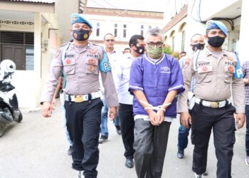 Tersangka yang berhasil diamankan Polres Lhokseumawe pada kasus pemipuan itu berinisial AF (54) warga Kota Lhokseumawe yang merupakan oknum PNS di kantor camat Muara Dua. FOTO/Dok. Istimewa