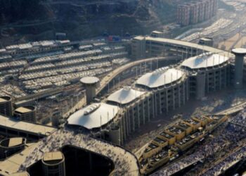 Jemaah haji mulai melakukan Jamarat di Mina. FOTO/Islamic Center