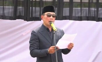 Pimpin Jemaah, Ridwan Kamil: Sekalian Saya Berhaji Atas Nama Eril