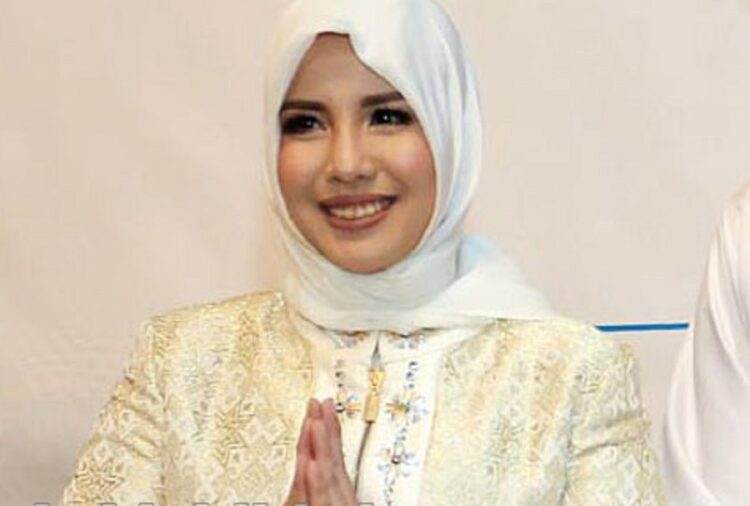 Tips Siapkan Liburan Nyaman nan Hemat ala Tya Ariestya