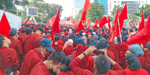 Ⓒ Hak cipta foto di atas dikembalikan sesungguhnya kepada pemilik foto Ⓒ Hak cipta foto di atas dikembalikan sesungguhnya kepada pemilik foto