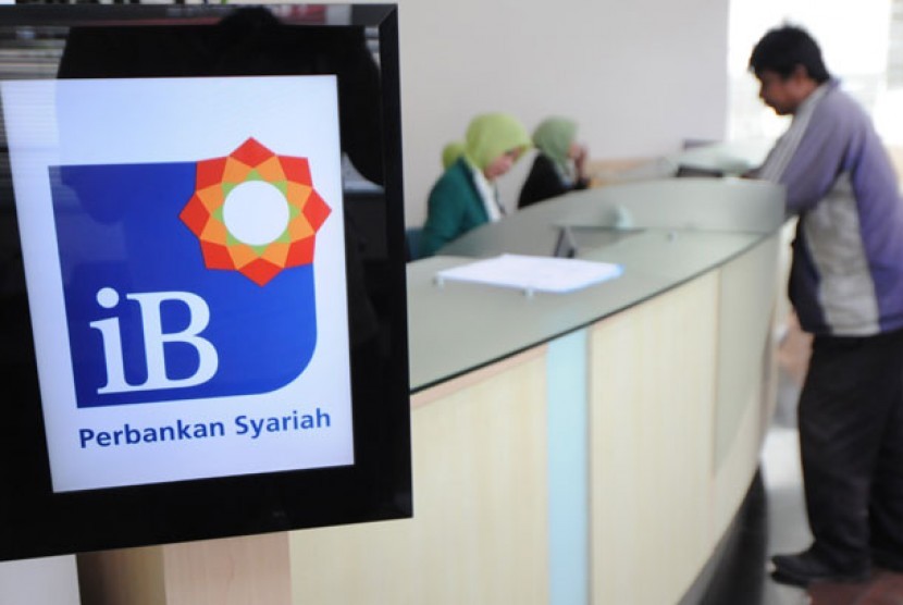 Bank Syariah Wajib Lepas dari Induk Konvensional, KNEKS Dorong Kesiapan BPD