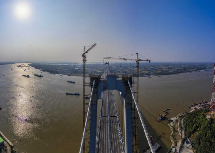 Gelombang Panas Keringkan Sungai Yangtze