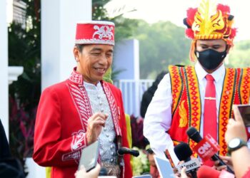 Hut Ke-77 Kemerdekaan Ri: Presiden Jokowi Kenakan Baju Adat Buton 