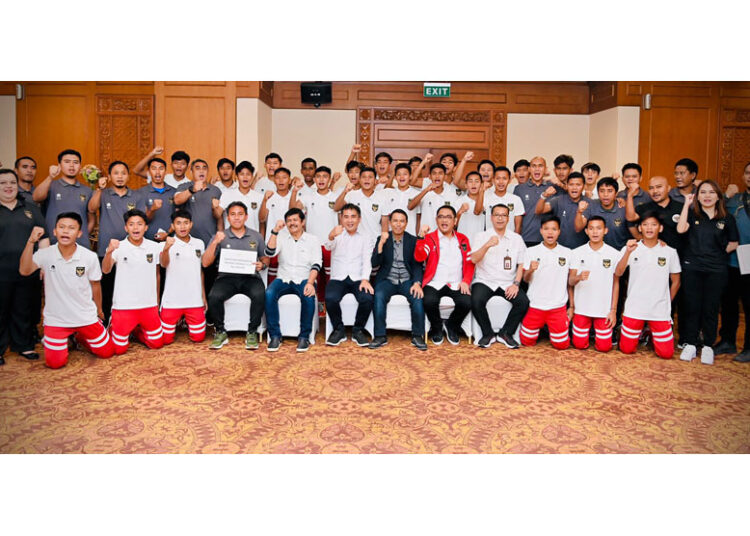 Presiden Ri Jokowi Beri Bonus Rp 1 Miliar Untuk Timnas Sepak Bola Indonesia U-16