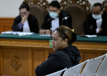 Jaksa Kpk Tuntut Mantan Bupati Tabanan Empat Tahun Penjara