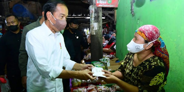 Hasil Survei: Kinerja Presiden Jokowi Luar Biasa, Masyarakat Tersenyum