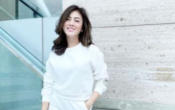 Dhena Devanka belum sepenuhnya bisa menghilangkan trauma. (Istimewa)