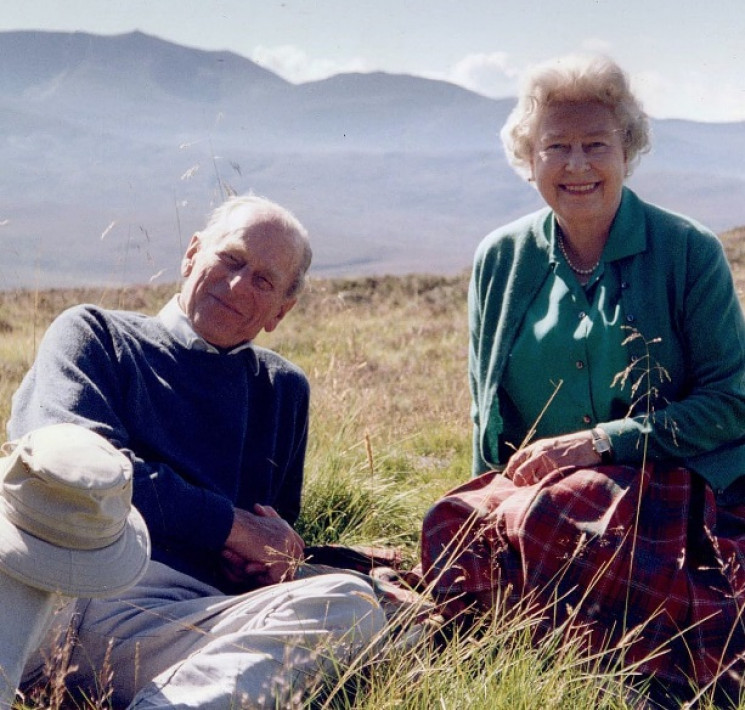 Ratu Elizabeth II dan Pangeran Philip. (Instagram/RoyalFamily)