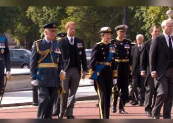 Pangeran William Dan Harry Saat Menerima Peti Mati Ratu Elizabeth Ii. (Youtube)
