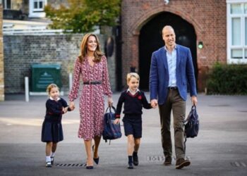 Viral Video Ajari Pangeran George, Putri Charlotte Disebut Penerus Ratu Inggris