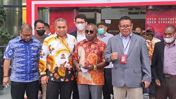 Ⓒ Hak cipta foto di atas dikembalikan sesungguhnya kepada pemilik foto Ⓒ Hak cipta foto di atas dikembalikan sesungguhnya kepada pemilik foto