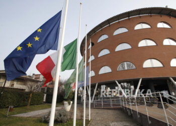 Eropa Desak Pemerintah Italia Pertahankan Program Reformasi