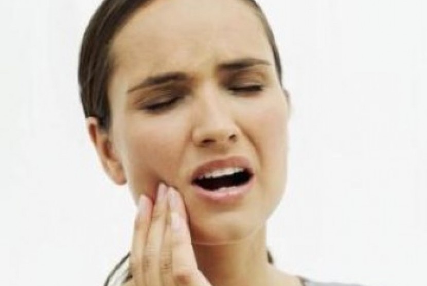 Kenali Penyebab Gigi Ngilu Sebenarnya, Bukan karena Makanan Bersuhu Ekstrem