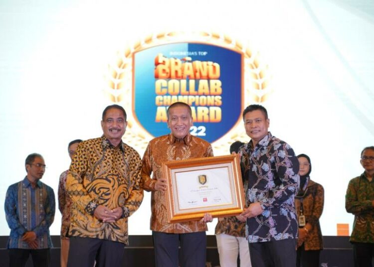 Kolaborasi Alfamart Dan Bank Aladin Raih Penghargaan Indonesia Brand Forum 2022
