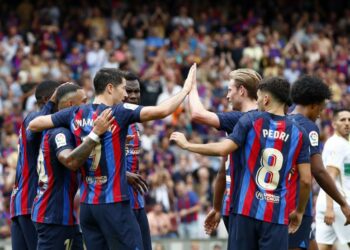 Lewandowski Cetak Brace, Barcelona ke Puncak Klasemen Setelah Bantai Elche 3-0