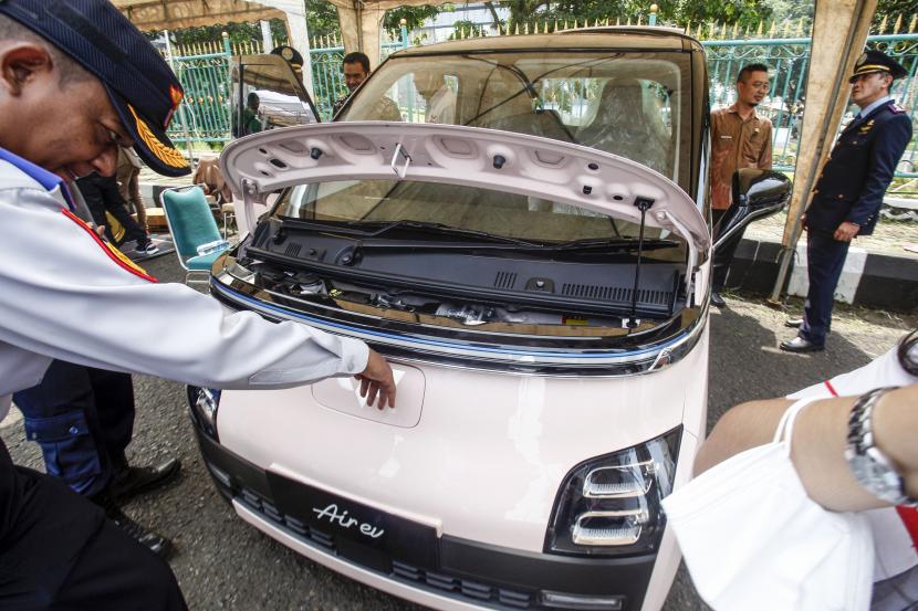 Pemerintah Harapkan Pabrikan Global Investasi Kendaraan Listrik di Indonesia