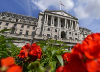 Poundsterling Naik Terhadap Dolar Setelah Intervensi Bank Sentral Inggris