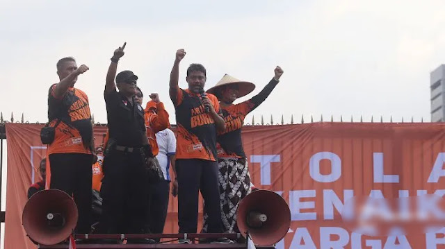 Tolak Kenaikan BBM, Partai Buruh Demo Bergiliran Sebulan Penuh