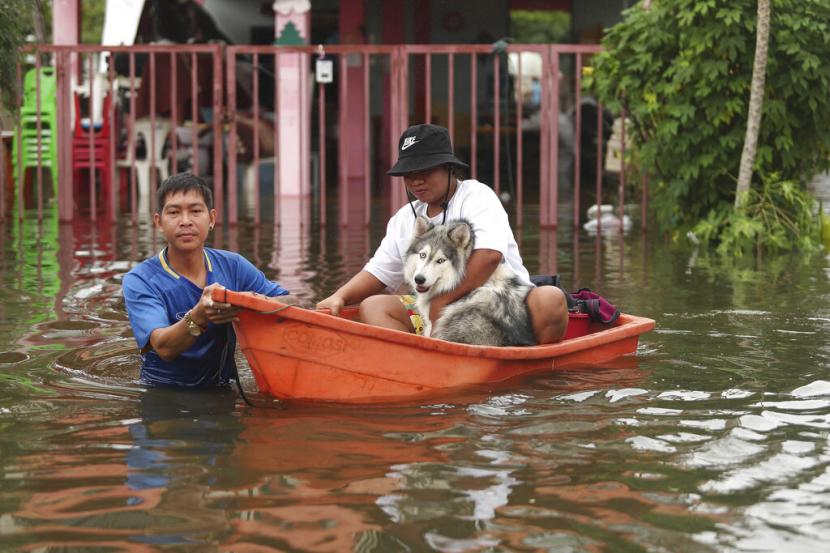 Topan Bawa Banjir ke Thailand
