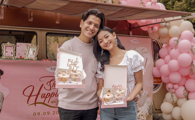 Tunangan, Glenca Chysara dan Rendi Jhon Pesan Lagu Khusus dari Ade Govinda