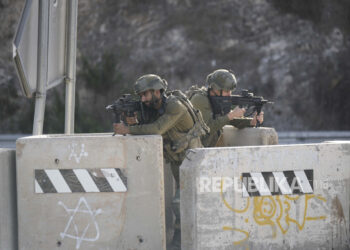 Tentara Israel dekat Kota Nablus, Tepi Barat (ilustrasi). Israel mengintensifkan serangan di wilayah Tepi Barat