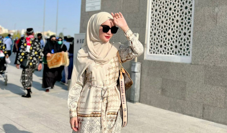 Umi Kalsum baru kembali ke Tanah Air setelah menunaikan ibadah umroh. (Istimewa)