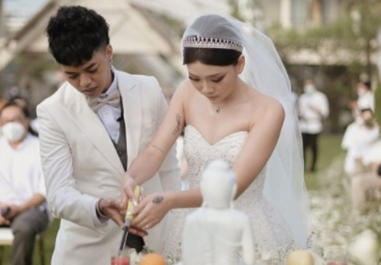 Pernikahan Wendy Walters dengan Reza Arap