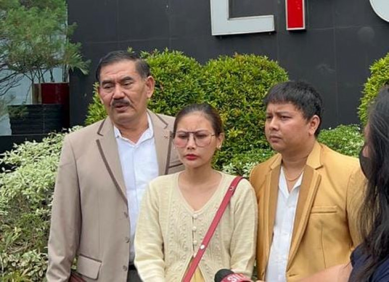 dokter Siska Khair, mantan kekasih Kevin Hillers didamping kuasa hukum di LPSK, Senin(17/10)