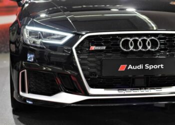 Mobil Audi. Audi bermitra dengan pemasok MANN+HUMMEL dalam proyek percontohan untuk mengembangkan filter partikulat untuk mobil listrik.