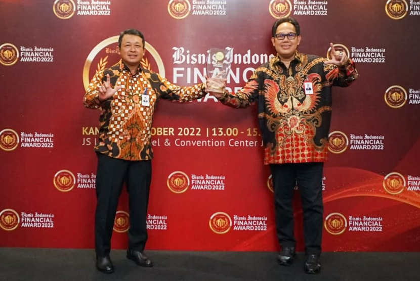 Bank DKI meraih penghargaan “The Best Performance Bank” kategori BPD (Aset > Rp 30 triliun) pada ajang Bisnis Indonesia Financial Award (BIFA) 2022.