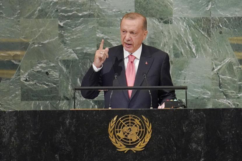 Presiden Turki Recep Tayyip Erdogan berpidato di sesi ke-77 Majelis Umum PBB, Selasa, 20 September 2022 di markas besar PBB.