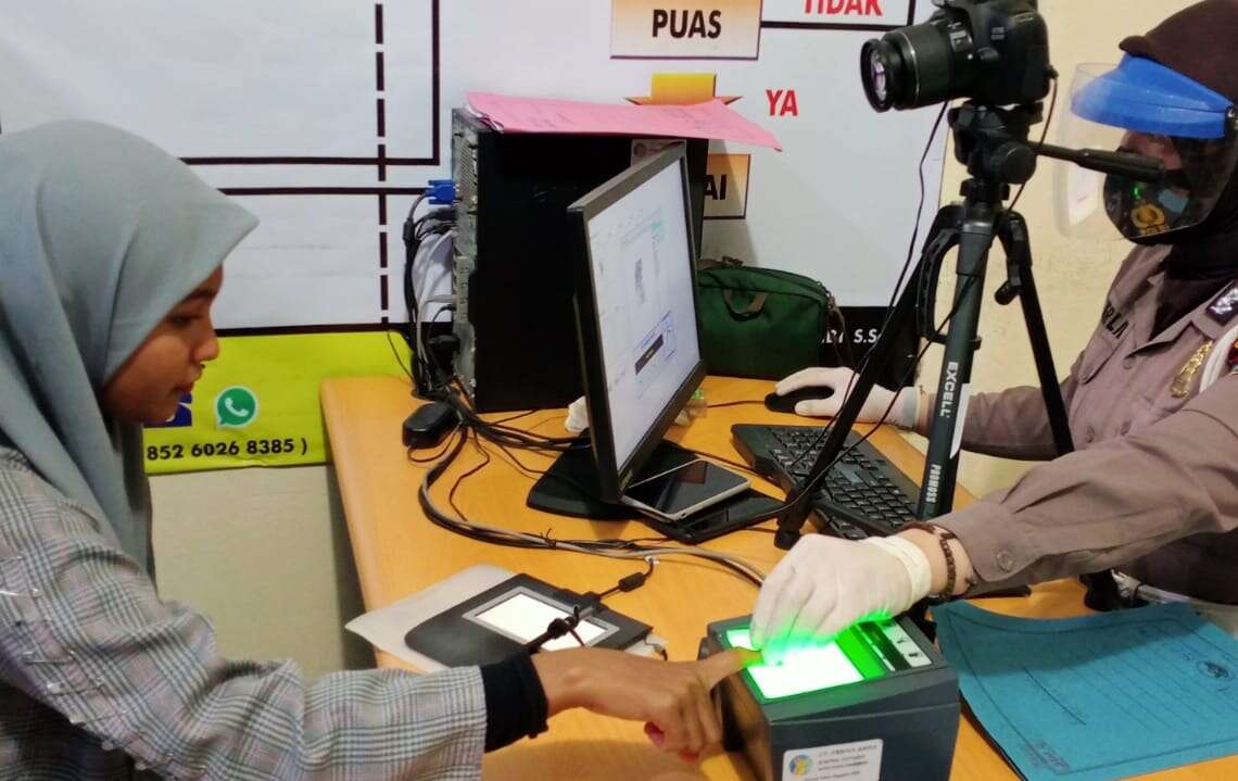 Suasana Kantor Polres Lhokseumawe saat seorang warga hendak membuat Surat Izin Mengemudi (SIM). Senin (24/10/2024). FOTO/HAI/Azhari