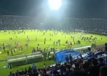 Ini Alasan Polisi Tembakan Gas Air Mata Ke Arah Tribun Aremania Di Stadion Kanjuruhan