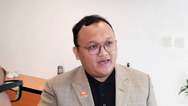 Ⓒ Hak cipta foto di atas dikembalikan sesungguhnya kepada pemilik foto Ⓒ Hak cipta foto di atas dikembalikan sesungguhnya kepada pemilik foto
