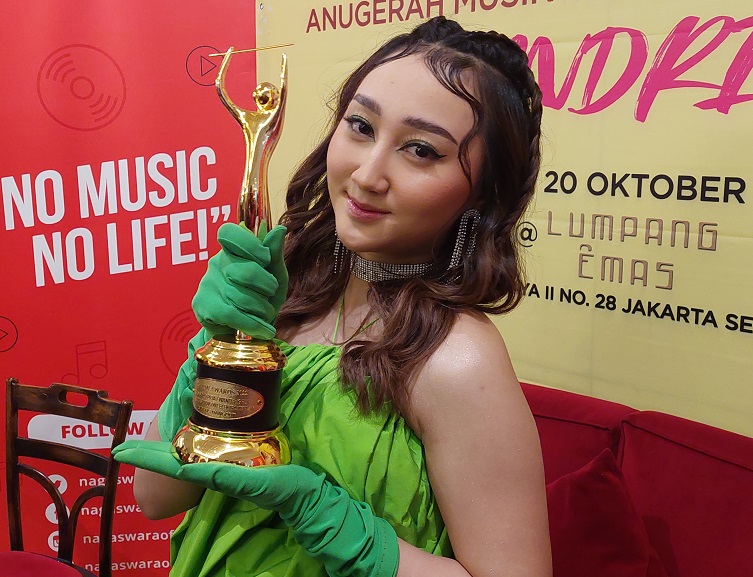 Sandrina Sabet AMI Awards Perdananya Lewat Lagu Pacar Selingan