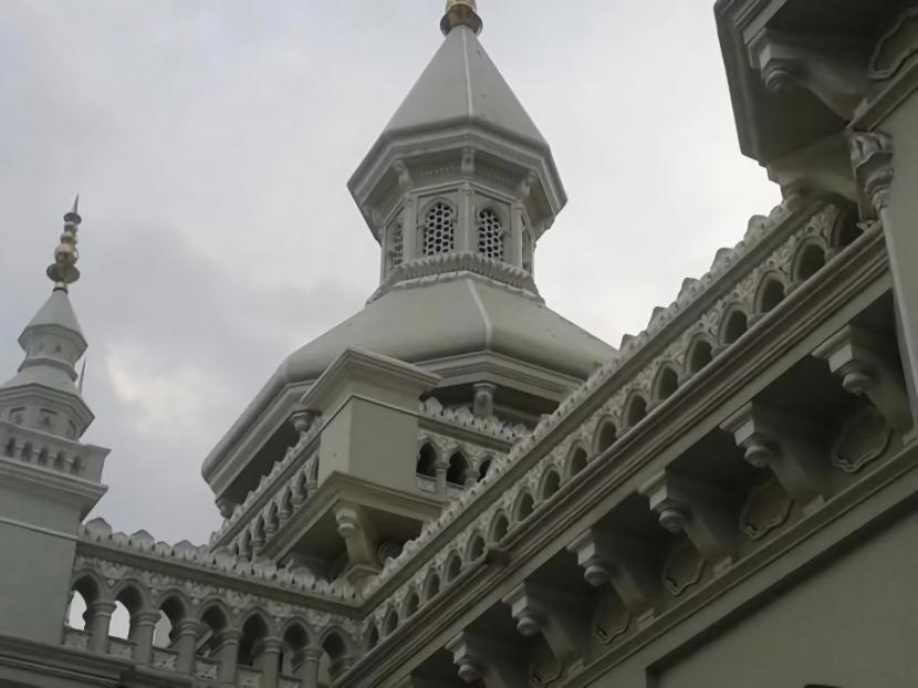 Masjid Iqbal Ud Daula atau dikenal dengan Masjid Spanyol di Hyderabad, India.