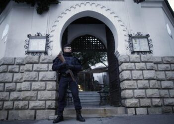 Selama Dua Tahun Pemerintah Perancis Tutup 23 Masjid