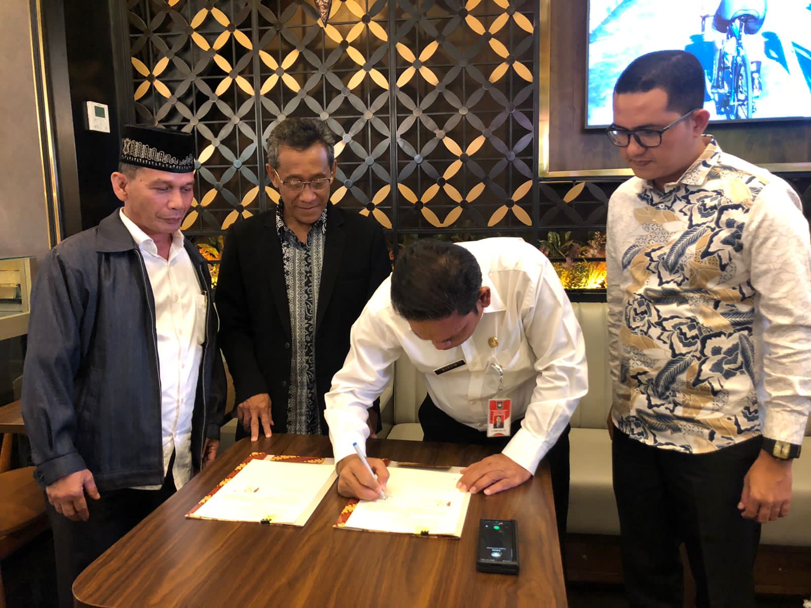 Tingkatkan SDM, Pemkab Aceh Jaya Jalin Kerja Sama dengan Yayasan Beudoh Gampong