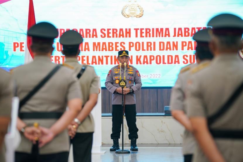 Kapolri Jenderal Listyo Sigit Prabowo di hadapan anggota Polri.