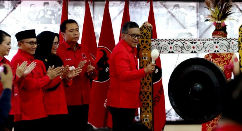 Sekretaris Jenderal DPP PDI Perjuangan (PDIP) Hasto Kristiyanto mendapatkan peringatan dari elite Nasdem untuk tidak mencampuri urusan pencapresan Anies Baswedan. (ilustrasi)