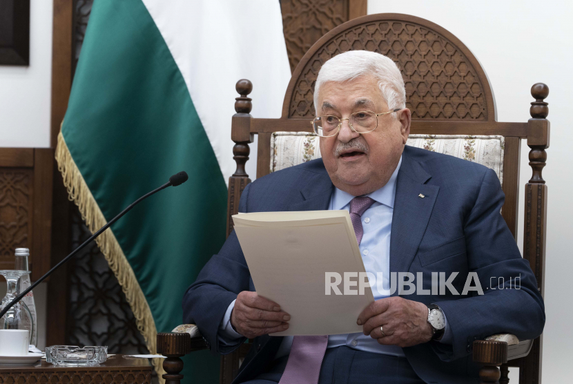 Presiden Palestina Mahmoud Abbas dilaporkan tiba di Doha untuk menghadiri upacara pembukaan Piala Dunia FIFA, Sabtu (19/11/2022). Kunjungan ini dilaporkan oleh kantor berita Qatar tanpa diumumkan oleh Palestina.