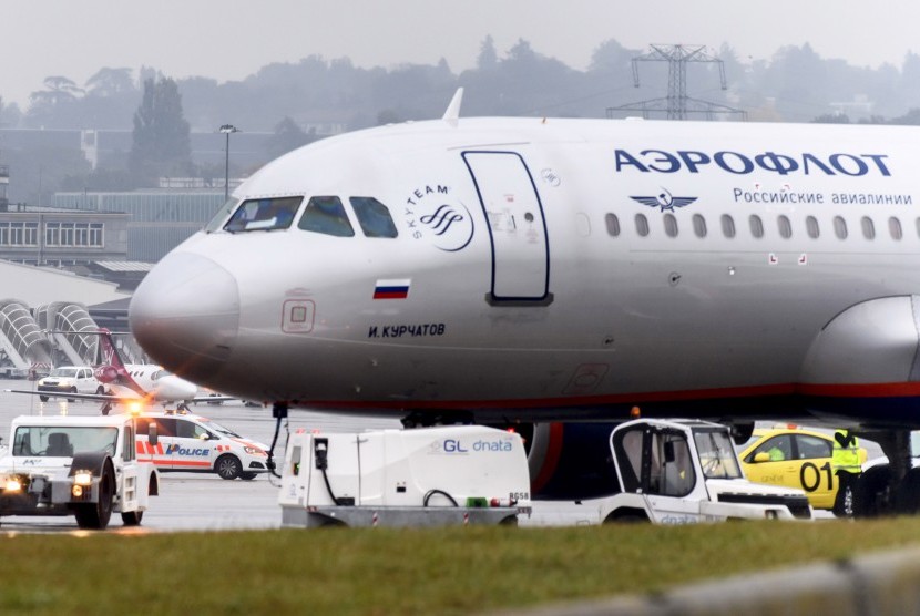 Maskapai Rusia Aeroflot. Bandara Anapa di Rusia menawarkan paket wisata tanpa terbang betulan.