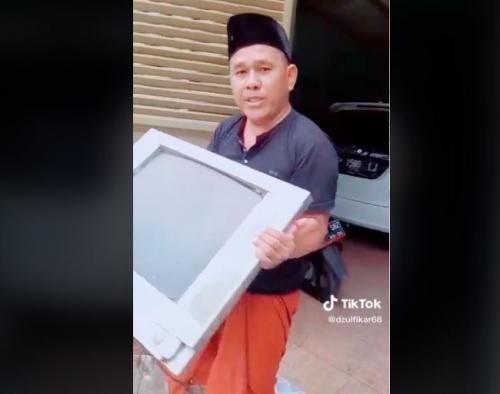 Ⓒ Hak cipta foto di atas dikembalikan sesungguhnya kepada pemilik foto Ⓒ Hak cipta foto di atas dikembalikan sesungguhnya kepada pemilik foto