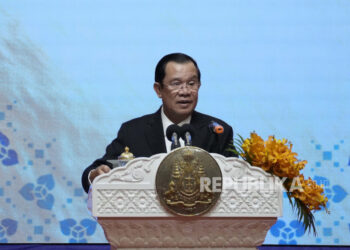 Perdana Menteri Kamboja Hun Sen mengatakan di depan delegasi Rusia, China dan Amerika Serikat (AS) bahwa ketegangan global saat ini telah merugikan semua orang.