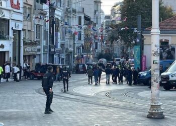 Sebuah ledakan yang mengguncang Jalan Istiklal di daerah Beyoglu, Istanbul pada Ahad (13/11/2022) menewaskan enam orang dan melukai 81 lainnya