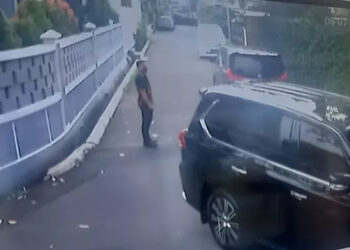 Jaksa Putar Rekaman CCTV Saat Senapan Ferdy Sambo Jatuh