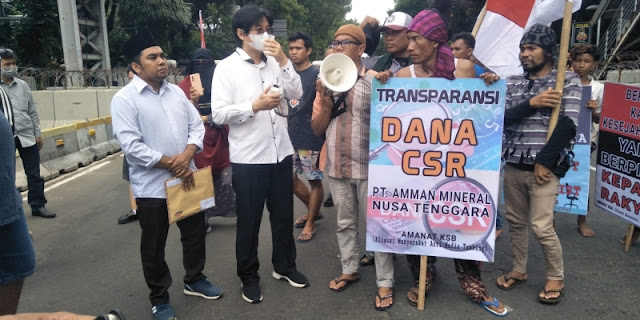 Ⓒ Hak cipta foto di atas dikembalikan sesungguhnya kepada pemilik foto Ⓒ Hak cipta foto di atas dikembalikan sesungguhnya kepada pemilik foto