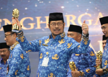 Menteri Pertanian Syahrul Yasin Limpo (Mentan SYL) diberikan penghargaan Korp Pegawai Republik Indonesia (Korpri) Award pada puncak acara HUT Korpri ke 51 di Jakarta.