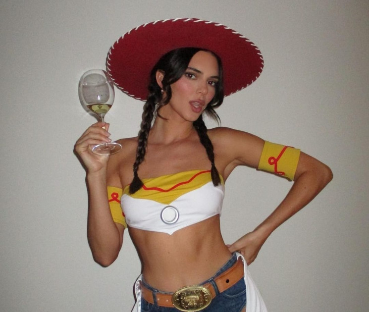 Kendall Jenner dihujat memakai cosplay Jessie Toy Story foto Instagram